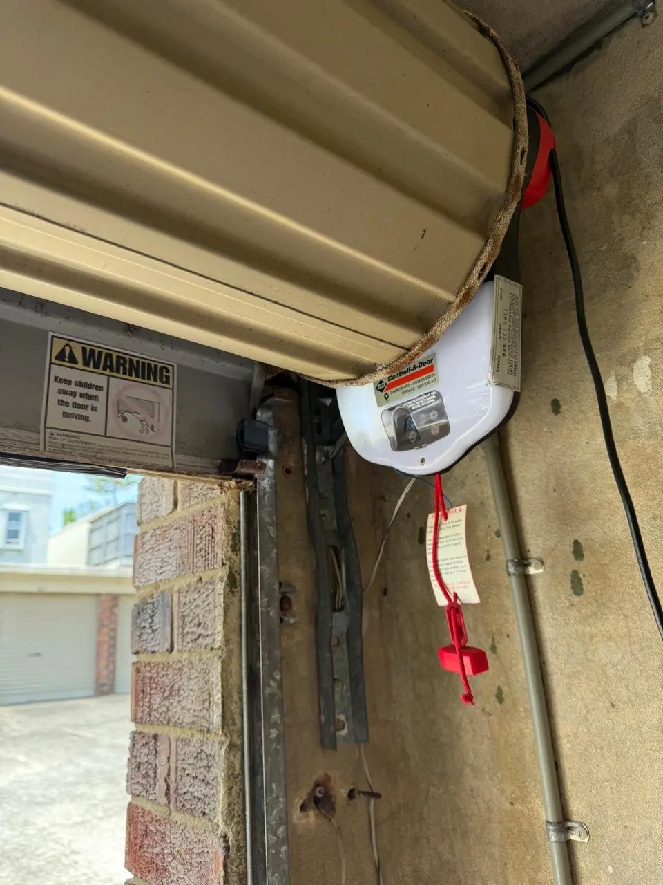 24/7 Emergency Garage Door Repairs Northern Beaches | 20-Min Northern Beaches Dispatch